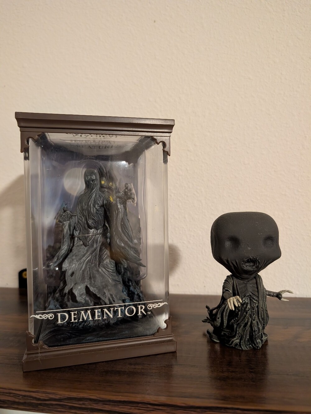 Harry Potter Magical Creatures Collectable No. 7 - Dementor w/ Funko Dementor